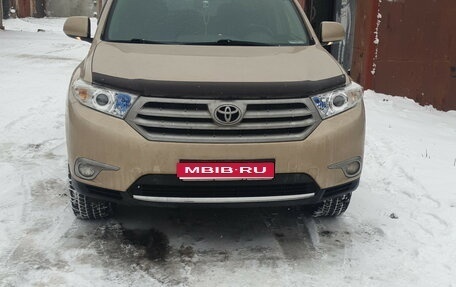 Toyota Highlander III, 2011 год, 2 400 000 рублей, 1 фотография