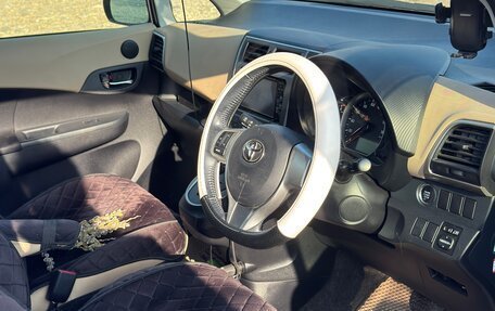 Toyota Ractis II, 2012 год, 760 000 рублей, 3 фотография