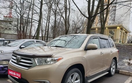 Toyota Highlander III, 2011 год, 2 400 000 рублей, 6 фотография