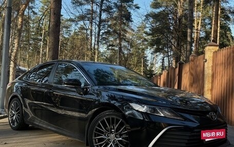 Toyota Camry, 2021 год, 2 650 000 рублей, 5 фотография