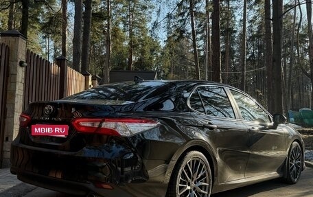 Toyota Camry, 2021 год, 2 650 000 рублей, 9 фотография