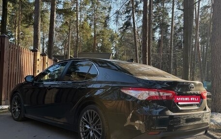 Toyota Camry, 2021 год, 2 650 000 рублей, 4 фотография
