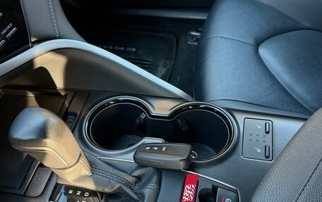 Toyota Camry, 2021 год, 2 650 000 рублей, 14 фотография