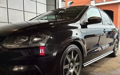 Volkswagen Polo VI (EU Market), 2018 год, 925 000 рублей, 2 фотография