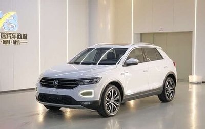 Volkswagen T-Roc I, 2022 год, 1 690 000 рублей, 1 фотография