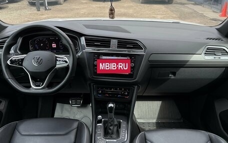 Volkswagen Tiguan II, 2022 год, 3 400 000 рублей, 29 фотография