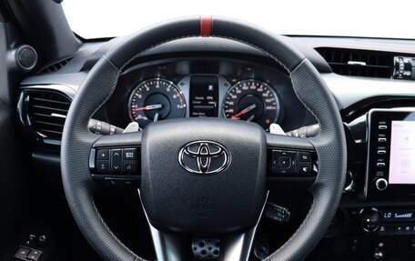 Toyota Hilux VIII, 2026 год, 9 500 000 рублей, 24 фотография