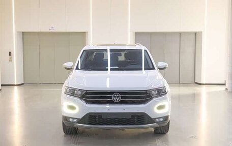 Volkswagen T-Roc I, 2022 год, 1 690 000 рублей, 3 фотография