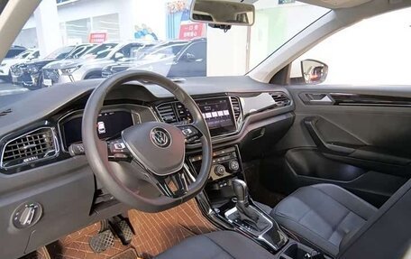 Volkswagen T-Roc I, 2022 год, 1 690 000 рублей, 13 фотография