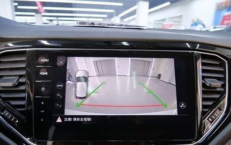 Volkswagen T-Roc I, 2022 год, 1 690 000 рублей, 11 фотография