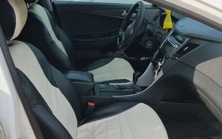 Hyundai Sonata VI, 2013 год, 600 000 рублей, 4 фотография