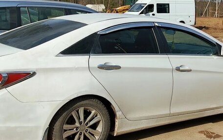 Hyundai Sonata VI, 2013 год, 600 000 рублей, 2 фотография