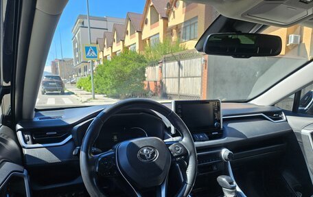 Toyota RAV4, 2021 год, 3 050 000 рублей, 9 фотография