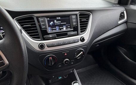 Hyundai Solaris II рестайлинг, 2018 год, 1 150 000 рублей, 9 фотография