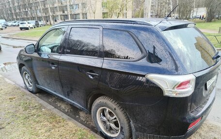 Mitsubishi Outlander III рестайлинг 3, 2013 год, 1 350 000 рублей, 5 фотография