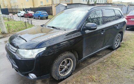 Mitsubishi Outlander III рестайлинг 3, 2013 год, 1 350 000 рублей, 3 фотография