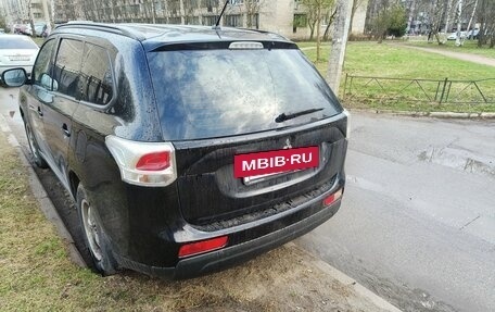 Mitsubishi Outlander III рестайлинг 3, 2013 год, 1 350 000 рублей, 6 фотография