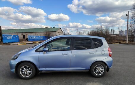 Honda Fit III, 2001 год, 550 000 рублей, 2 фотография