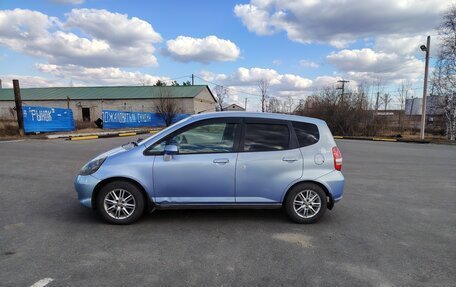 Honda Fit III, 2001 год, 550 000 рублей, 3 фотография