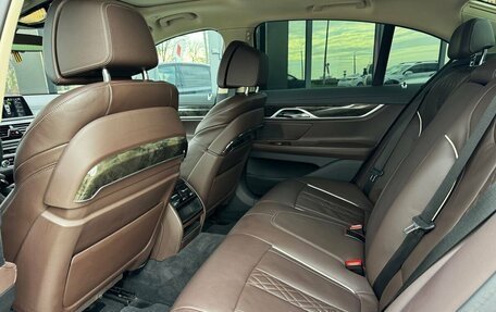 BMW 7 серия, 2019 год, 4 650 000 рублей, 18 фотография