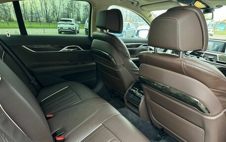 BMW 7 серия, 2019 год, 4 650 000 рублей, 19 фотография