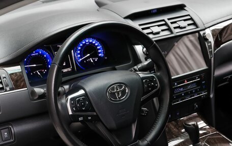 Toyota Camry, 2017 год, 2 249 000 рублей, 8 фотография