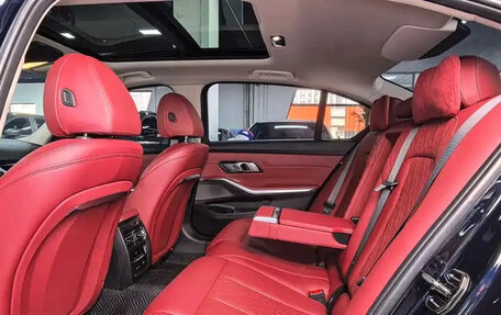 BMW 3 серия, 2023 год, 2 682 000 рублей, 13 фотография