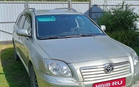 Toyota Avensis III рестайлинг, 2004 год, 720 000 рублей, 1 фотография
