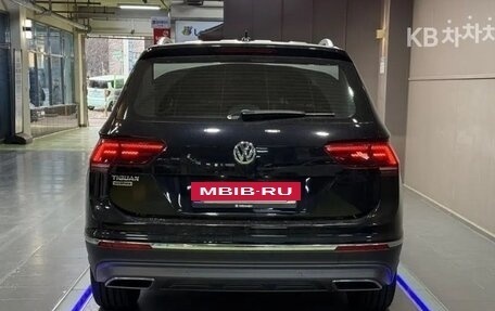 Volkswagen Tiguan II, 2021 год, 2 385 000 рублей, 3 фотография