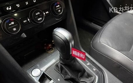 Volkswagen Tiguan II, 2021 год, 2 385 000 рублей, 9 фотография