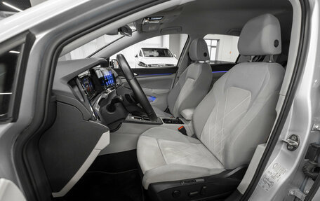 Volkswagen Golf VIII, 2020 год, 3 250 000 рублей, 9 фотография