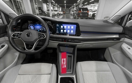 Volkswagen Golf VIII, 2020 год, 3 250 000 рублей, 8 фотография