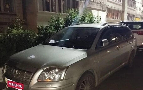 Toyota Avensis III рестайлинг, 2004 год, 720 000 рублей, 5 фотография