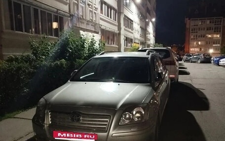 Toyota Avensis III рестайлинг, 2004 год, 720 000 рублей, 6 фотография