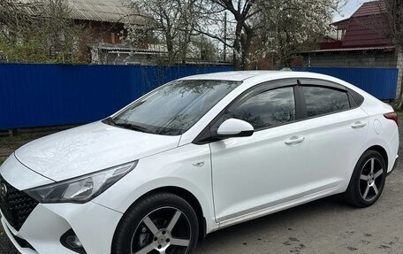 Hyundai Solaris II рестайлинг, 2022 год, 1 500 000 рублей, 3 фотография