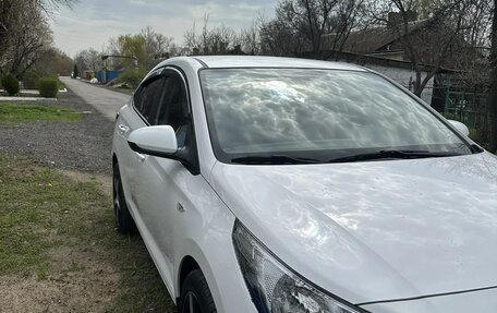 Hyundai Solaris II рестайлинг, 2022 год, 1 500 000 рублей, 6 фотография