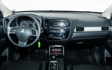 Mitsubishi Outlander III рестайлинг 3, 2012 год, 1 120 000 рублей, 7 фотография