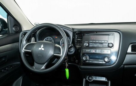 Mitsubishi Outlander III рестайлинг 3, 2012 год, 1 120 000 рублей, 13 фотография