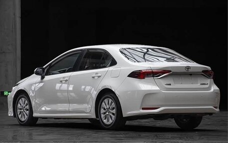 Toyota Corolla, 2022 год, 1 350 000 рублей, 3 фотография