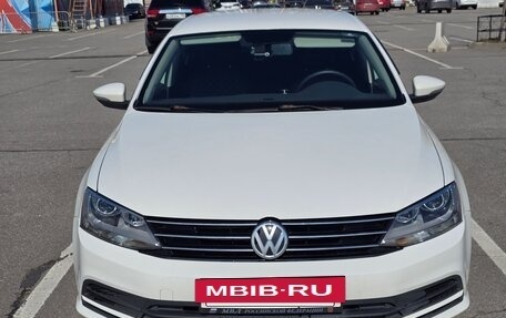 Volkswagen Jetta VI, 2015 год, 950 000 рублей, 2 фотография