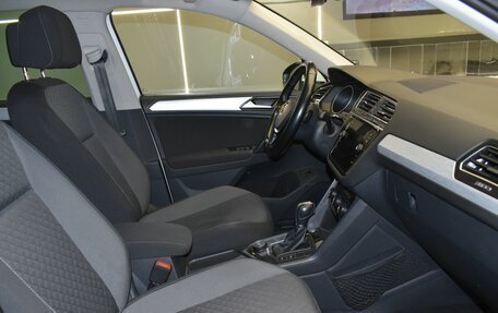 Volkswagen Tiguan II, 2017 год, 2 699 000 рублей, 27 фотография