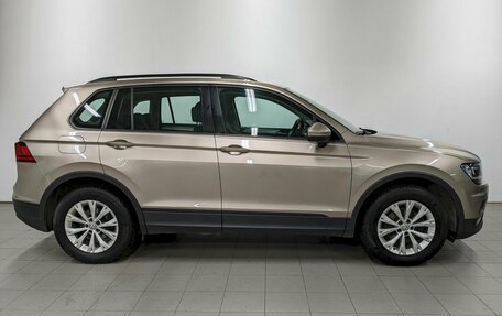 Volkswagen Tiguan II, 2020 год, 2 300 000 рублей, 4 фотография