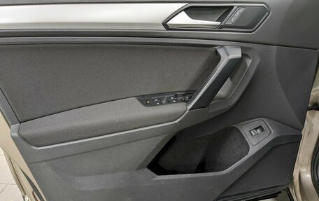 Volkswagen Tiguan II, 2020 год, 2 300 000 рублей, 11 фотография