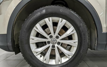 Volkswagen Tiguan II, 2020 год, 2 300 000 рублей, 18 фотография