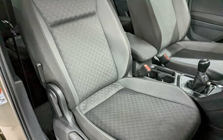 Volkswagen Tiguan II, 2020 год, 2 300 000 рублей, 21 фотография