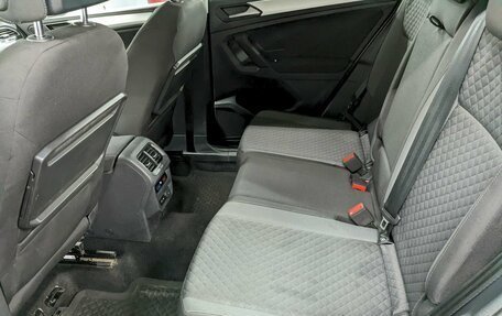 Volkswagen Tiguan II, 2020 год, 2 300 000 рублей, 16 фотография