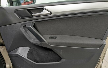 Volkswagen Tiguan II, 2020 год, 2 300 000 рублей, 19 фотография