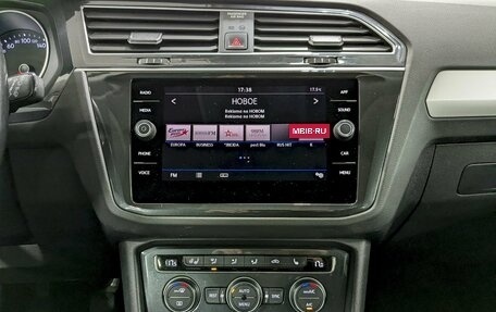 Volkswagen Tiguan II, 2020 год, 2 300 000 рублей, 24 фотография