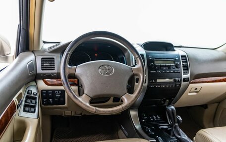 Toyota Land Cruiser Prado 120 рестайлинг, 2004 год, 1 448 000 рублей, 16 фотография