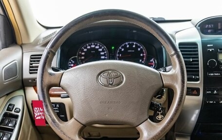 Toyota Land Cruiser Prado 120 рестайлинг, 2004 год, 1 448 000 рублей, 33 фотография